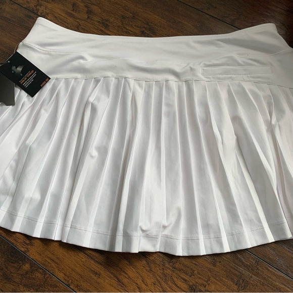 NWT SLAZENGER Women's Tech Pleated White 15" Golf Skort. - Picture 6 of 11